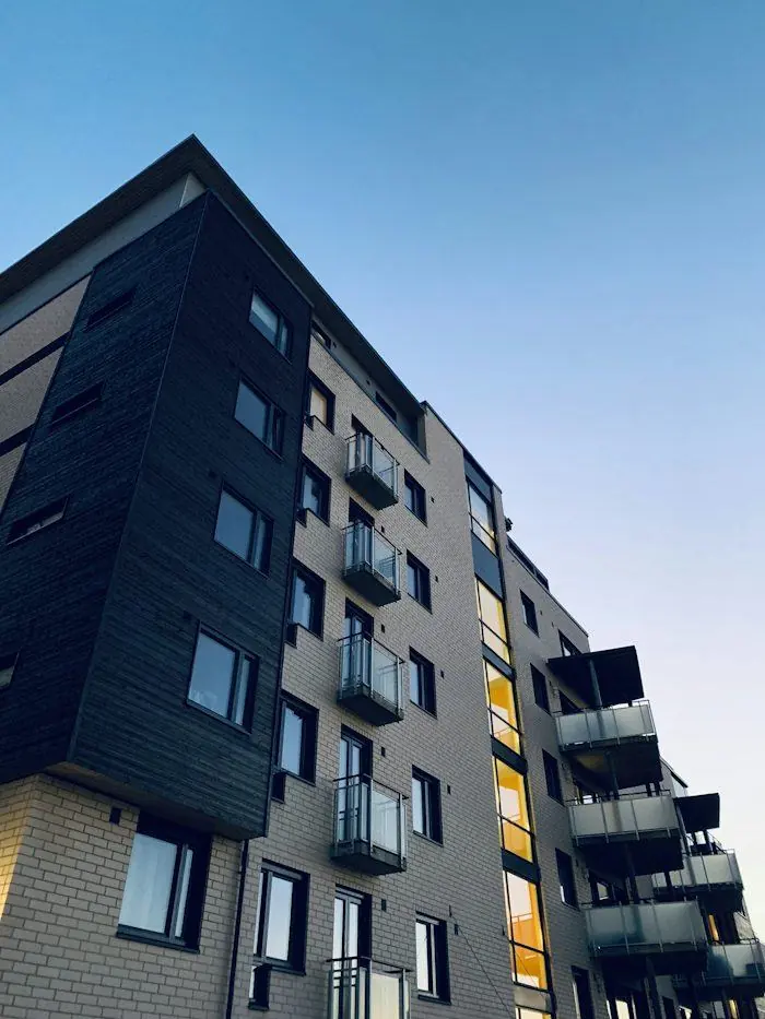 Apartment Dark Block