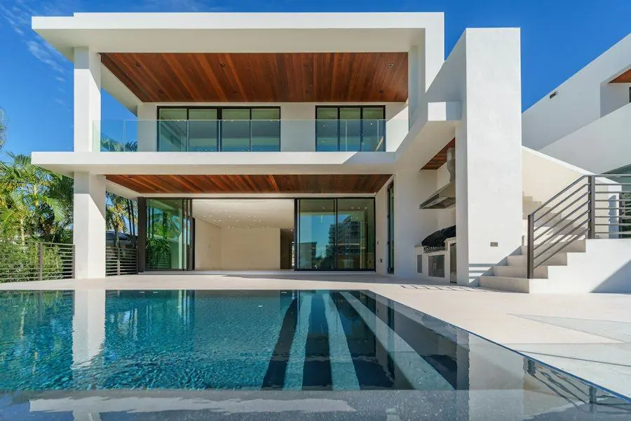 House White Pool